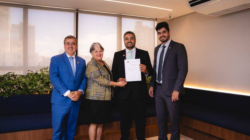 Ângela botelho nomeia os diretores de regionalização da caamg