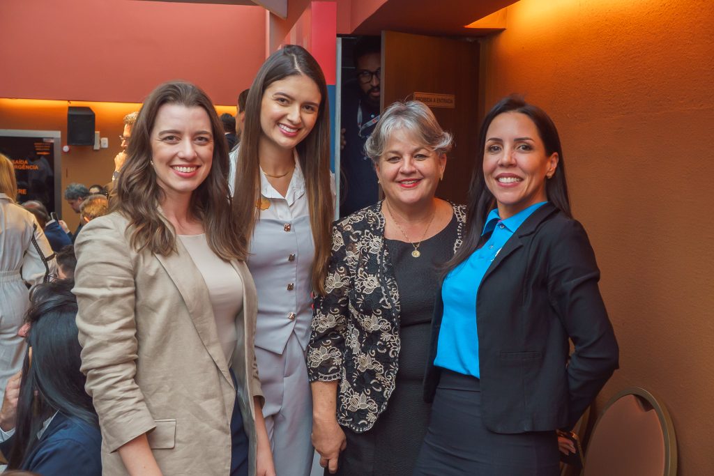 Presidente ângela botelho discursa em solenidade de posse das comissões da oab-mg triênio 2025-2027