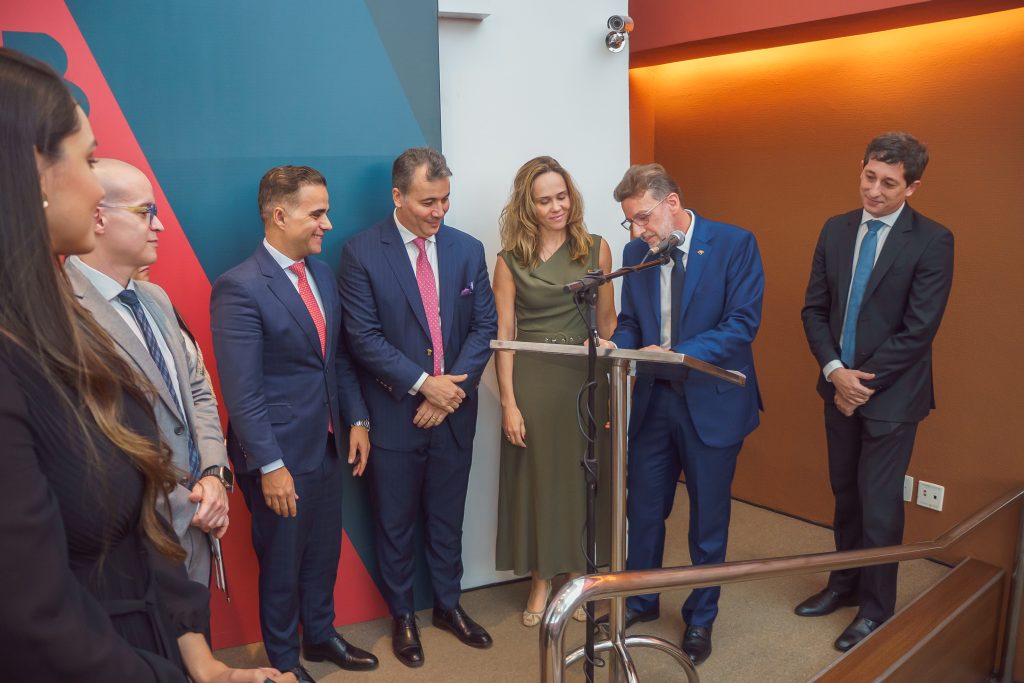 Presidente ângela botelho discursa em solenidade de posse das comissões da oab-mg triênio 2025-2027