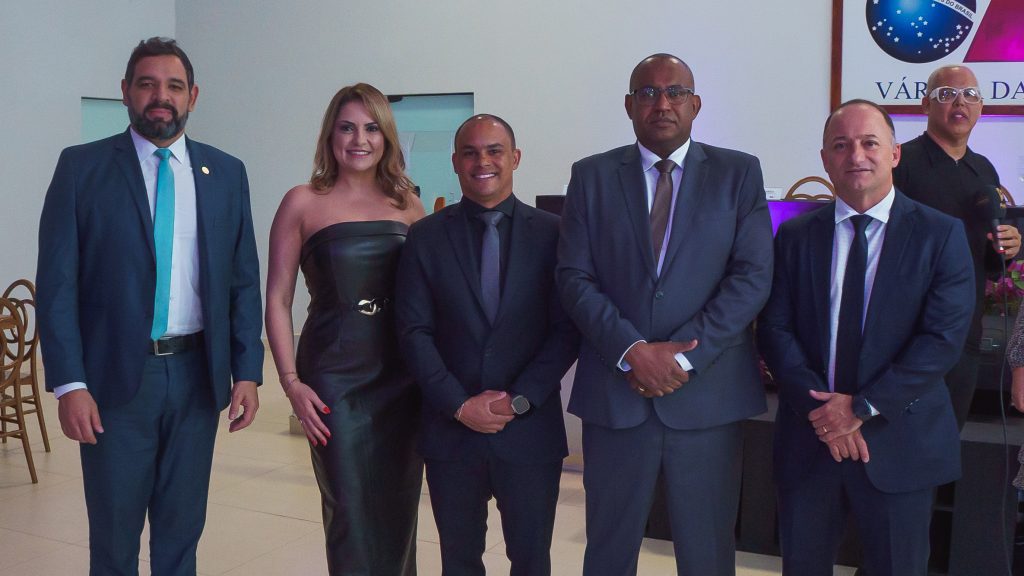 Posse da diretoria com reeleição da presidente, sede nova e casa cheia na subseção de várzea da palma