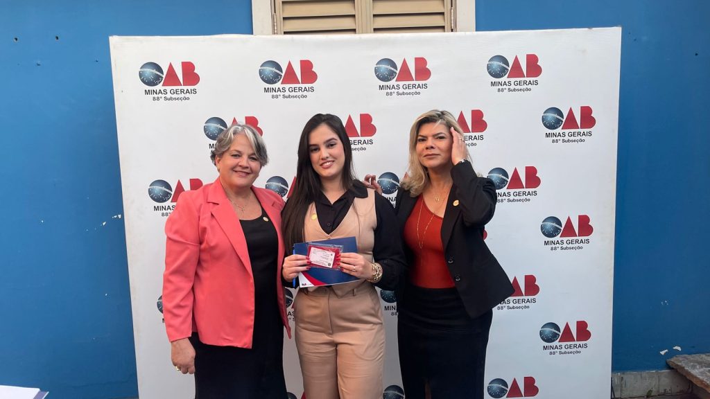 Presidente ângela botelho é paraninfa na entrega de carteiras em monte carmelo e reflete sobre o papel social da advocacia