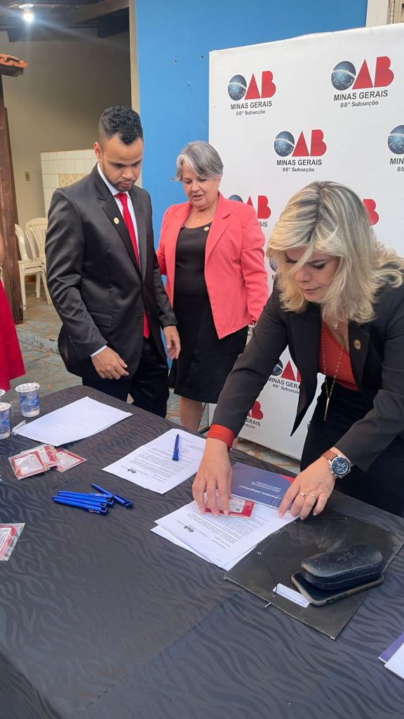 Presidente ângela botelho é paraninfa na entrega de carteiras em monte carmelo e reflete sobre o papel social da advocacia