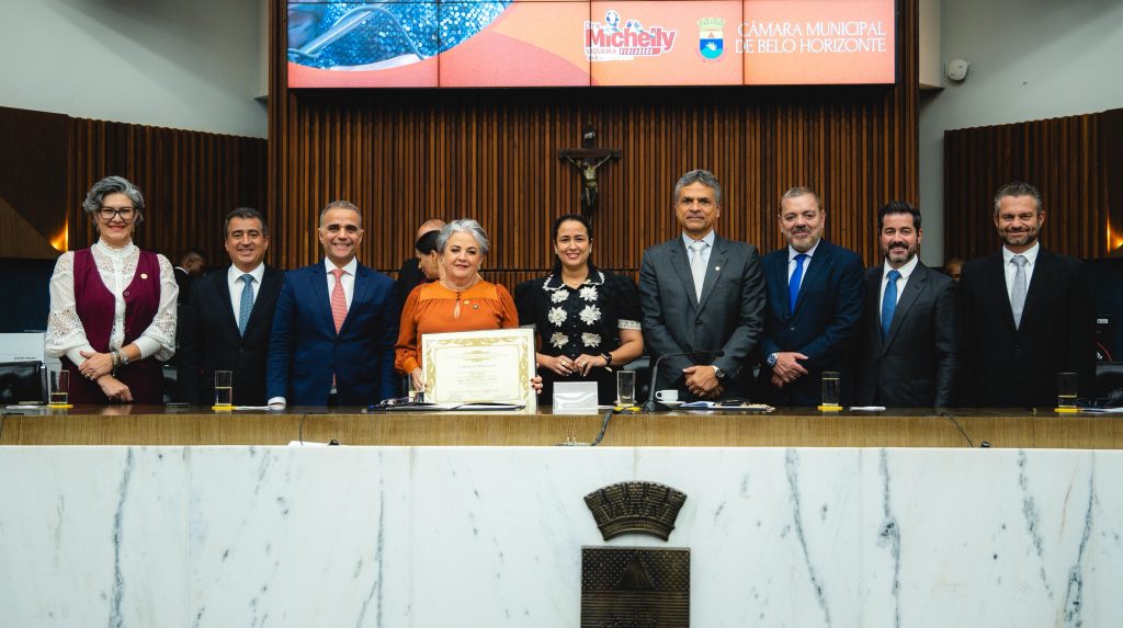 Presidente ângela botelho recebe título de cidadania honorária de belo horizonte