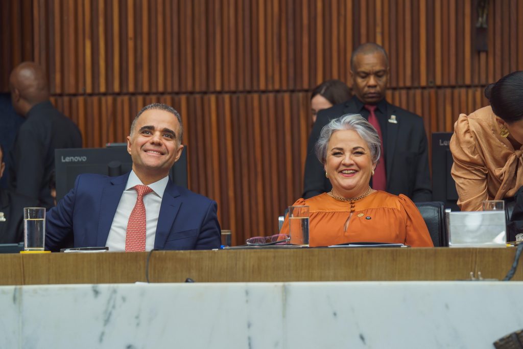 Presidente ângela botelho recebe título de cidadania honorária de belo horizonte