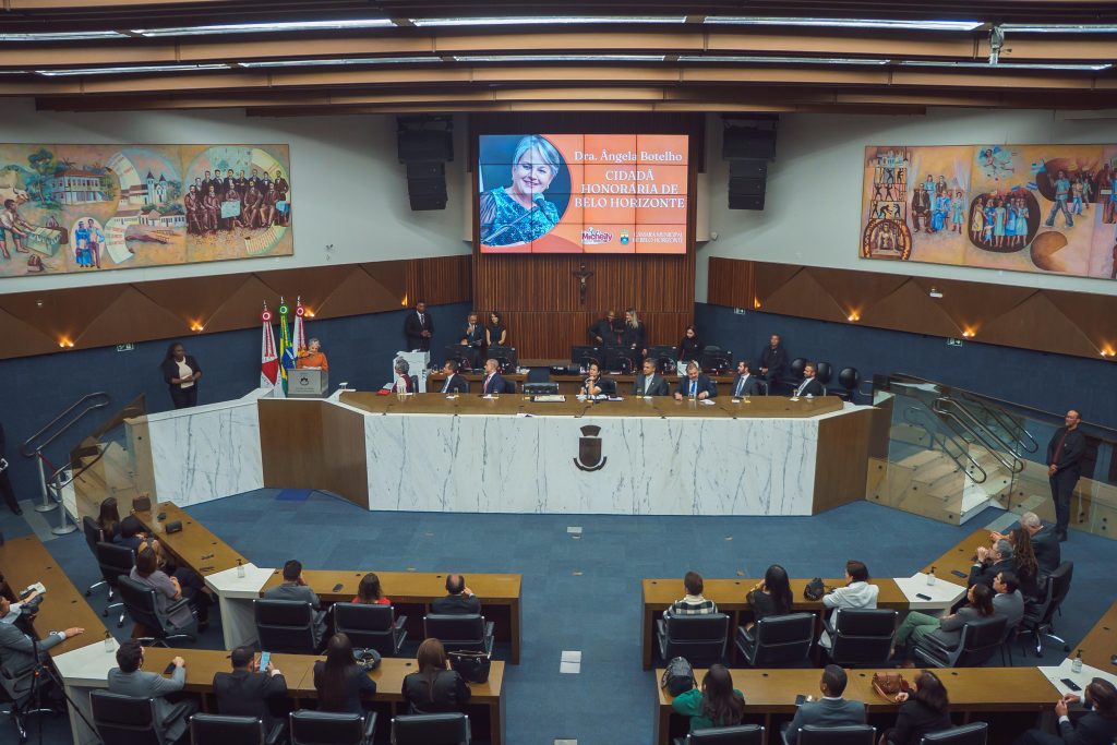 Presidente ângela botelho recebe título de cidadania honorária de belo horizonte