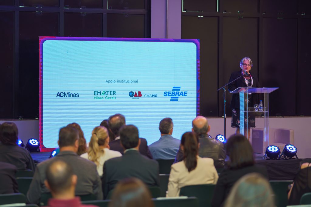 Presidente da caamg, ângela botelho, fomenta negócios para a advocacia no agronegócio
