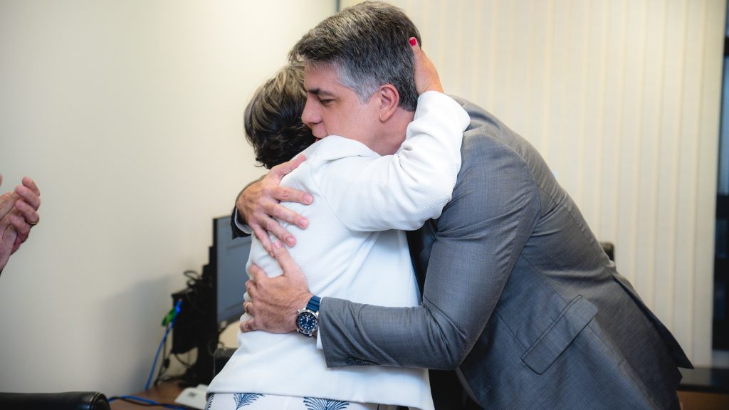 Medalha lyda monteiro é concedida pela caamg e oab-mg ao desembargador luís eduardo pifano