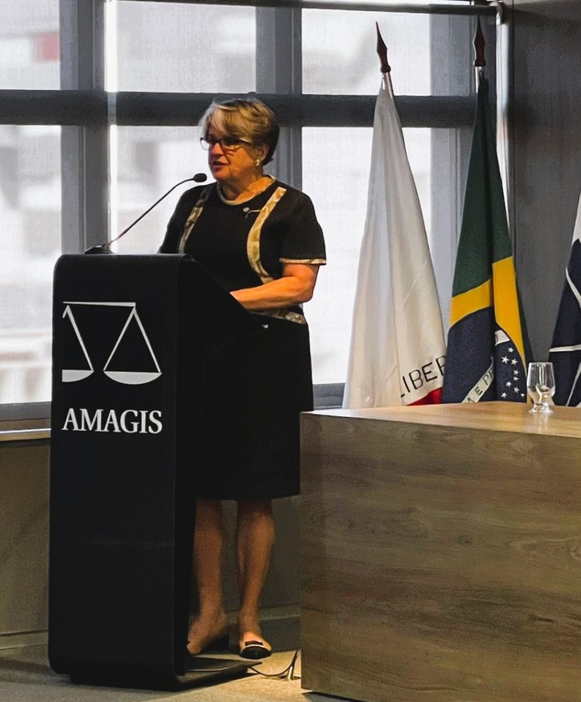 Presidente da caamg, ângela botelho, participa da abertura do i fórum holding e planejamento patrimonial