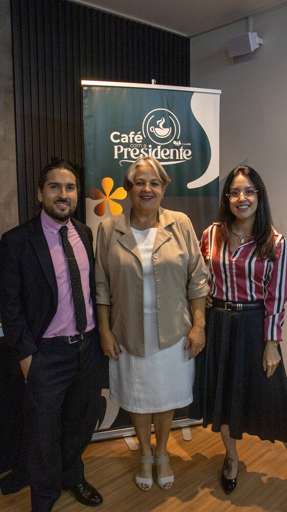 Diálogo, vitalidade e alegria: café com a presidente da caamg estreita laços com a advocacia do barro preto
