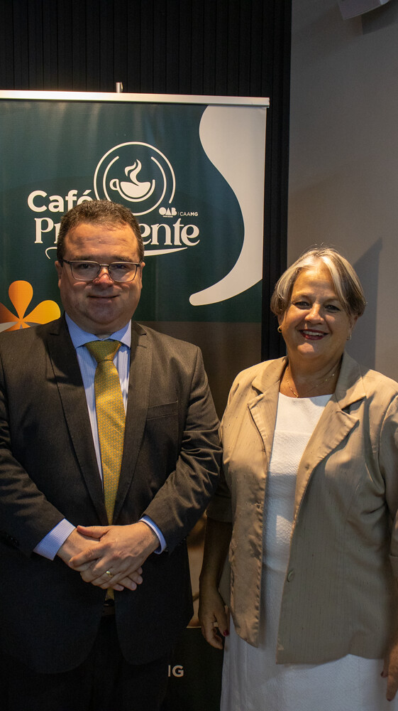 Diálogo, vitalidade e alegria: café com a presidente da caamg estreita laços com a advocacia do barro preto