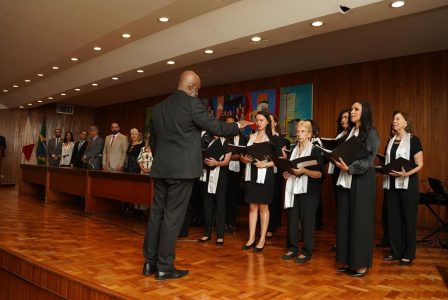 Coral durante apresentação (Créditos: Divulgação/OABMG)